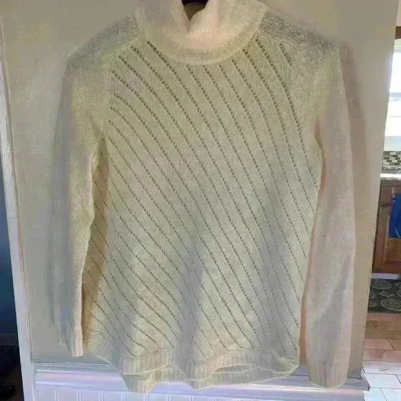 Lou and Grey by LOFT Sweater - Picture 1 of 5